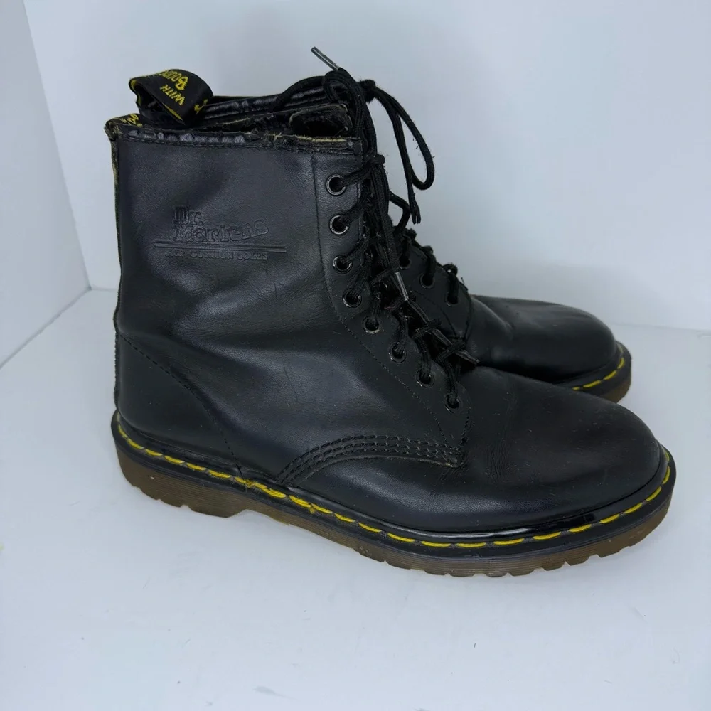 Dr. Martens Air Wair Original Lace Up Black Boot Mens Size 8 or Womens size 10